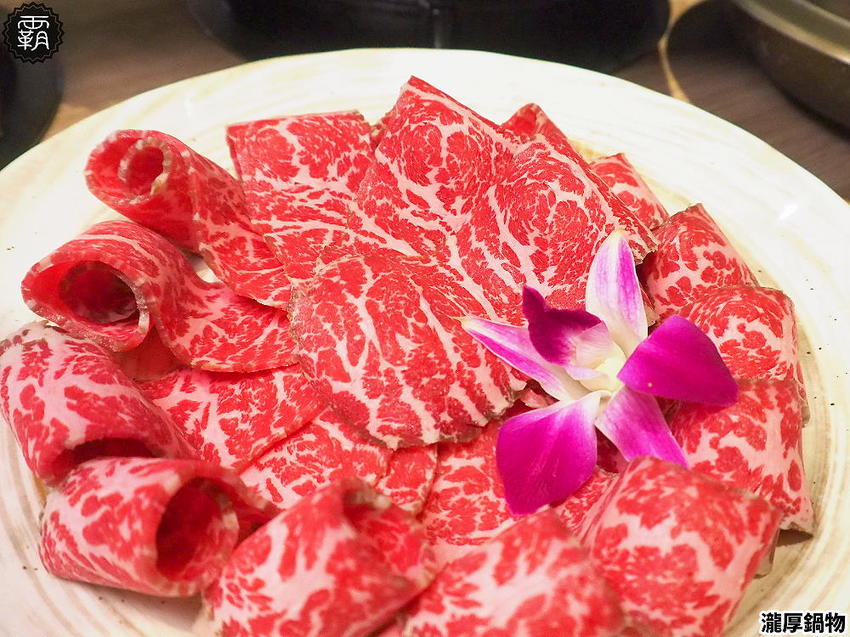 瀧厚鍋物,美拍花牆鍋物,隱藏版龍蝦海陸極致饗宴,週年慶屬龍或ㄌ音姓氏招待厚切肉片一份!