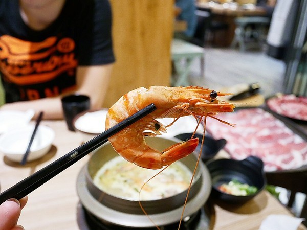 瀧厚鍋物(勤美店):瀧厚鍋物(瀧厚食鍋處)-台中西區火鍋 勤美綠園道旁澎湃鍋物 霸王牛超狂吃了回不去 餐後別忘了在網美牆拍照留念