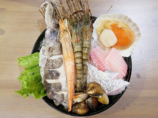 瀧厚鍋物(勤美店):瀧厚鍋物(瀧厚食鍋處)-台中西區火鍋 勤美綠園道旁澎湃鍋物 霸王牛超狂吃了回不去 餐後別忘了在網美牆拍照留念