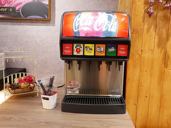 瀧厚鍋物(勤美店):瀧厚鍋物(瀧厚食鍋處)-台中西區火鍋 勤美綠園道旁澎湃鍋物 霸王牛超狂吃了回不去 餐後別忘了在網美牆拍照留念