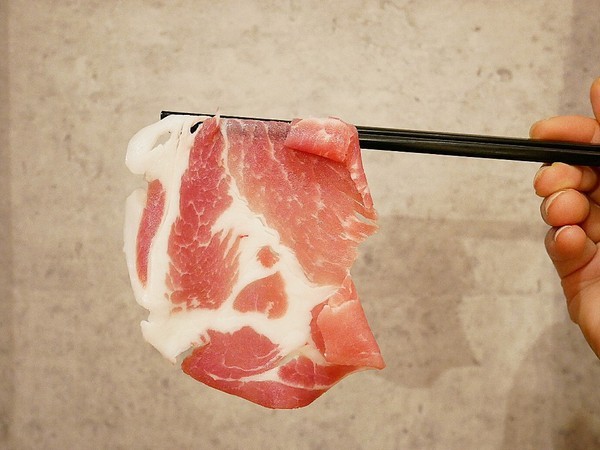 瀧厚鍋物(勤美店):瀧厚鍋物(瀧厚食鍋處)-台中西區火鍋 勤美綠園道旁澎湃鍋物 霸王牛超狂吃了回不去 餐後別忘了在網美牆拍照留念