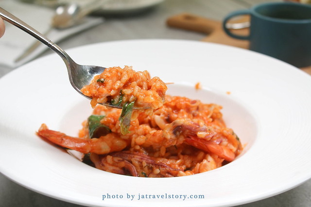 ConfitRémi 黑米Café‧Bistro 海鮮控必吃濃郁墨魚燉飯、粉紅海鮮燉飯，鮮味十足、用料實在！【捷運萬隆】 @J&A的旅行