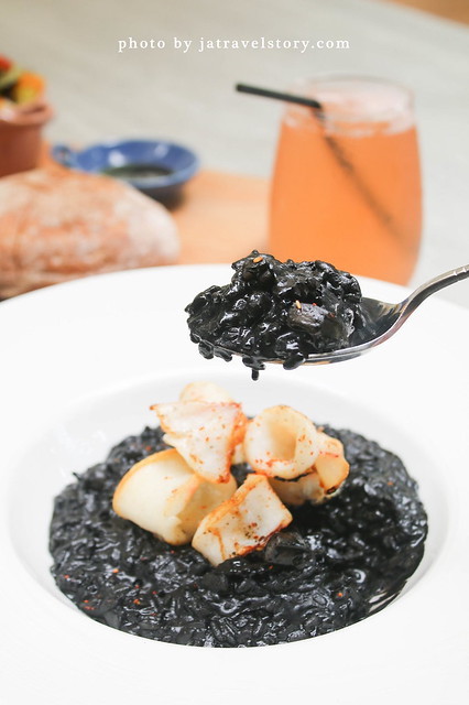 ConfitRémi 黑米Café‧Bistro 海鮮控必吃濃郁墨魚燉飯、粉紅海鮮燉飯，鮮味十足、用料實在！【捷運萬隆】 @J&A的旅行