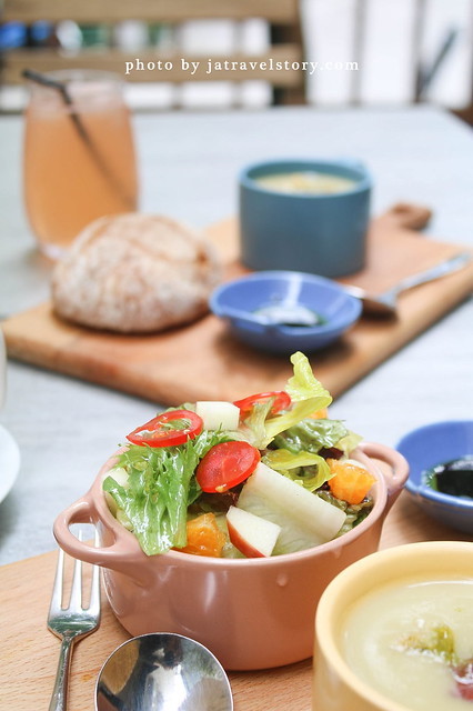 ConfitRémi 黑米Café‧Bistro 海鮮控必吃濃郁墨魚燉飯、粉紅海鮮燉飯，鮮味十足、用料實在！【捷運萬隆】 @J&A的旅行