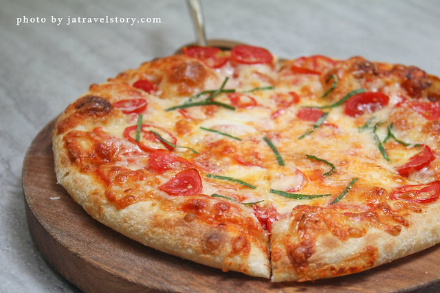 ConfitRémi 黑米Café‧Bistro 海鮮控必吃濃郁墨魚燉飯、粉紅海鮮燉飯，鮮味十足、用料實在！【捷運萬隆】 @J&A的旅行