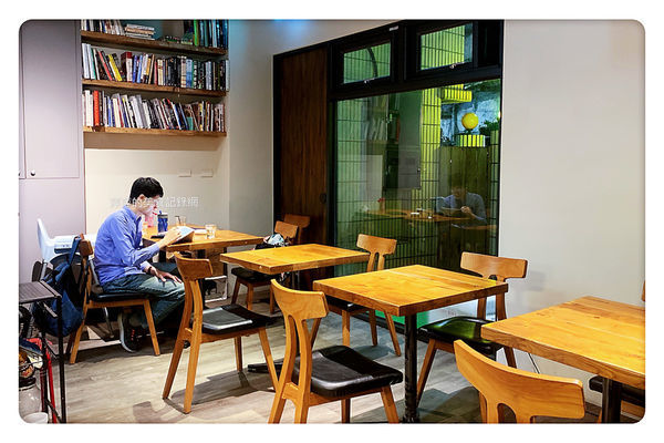 【台北美食】ConfitRémi 黑米Café Bistro ~ 燉飯/義大利麵/Pizza都好吃❤️文山區美食/萬隆美食 - 捷運萬隆站