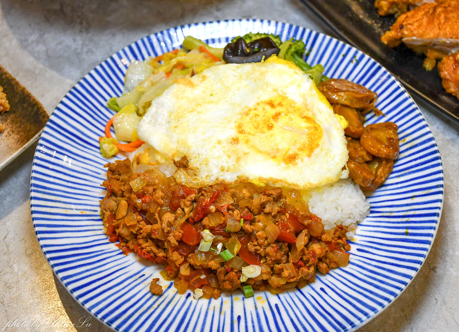 進入店內彷彿來到文青咖啡廳,沒想到是一家質感便當店!