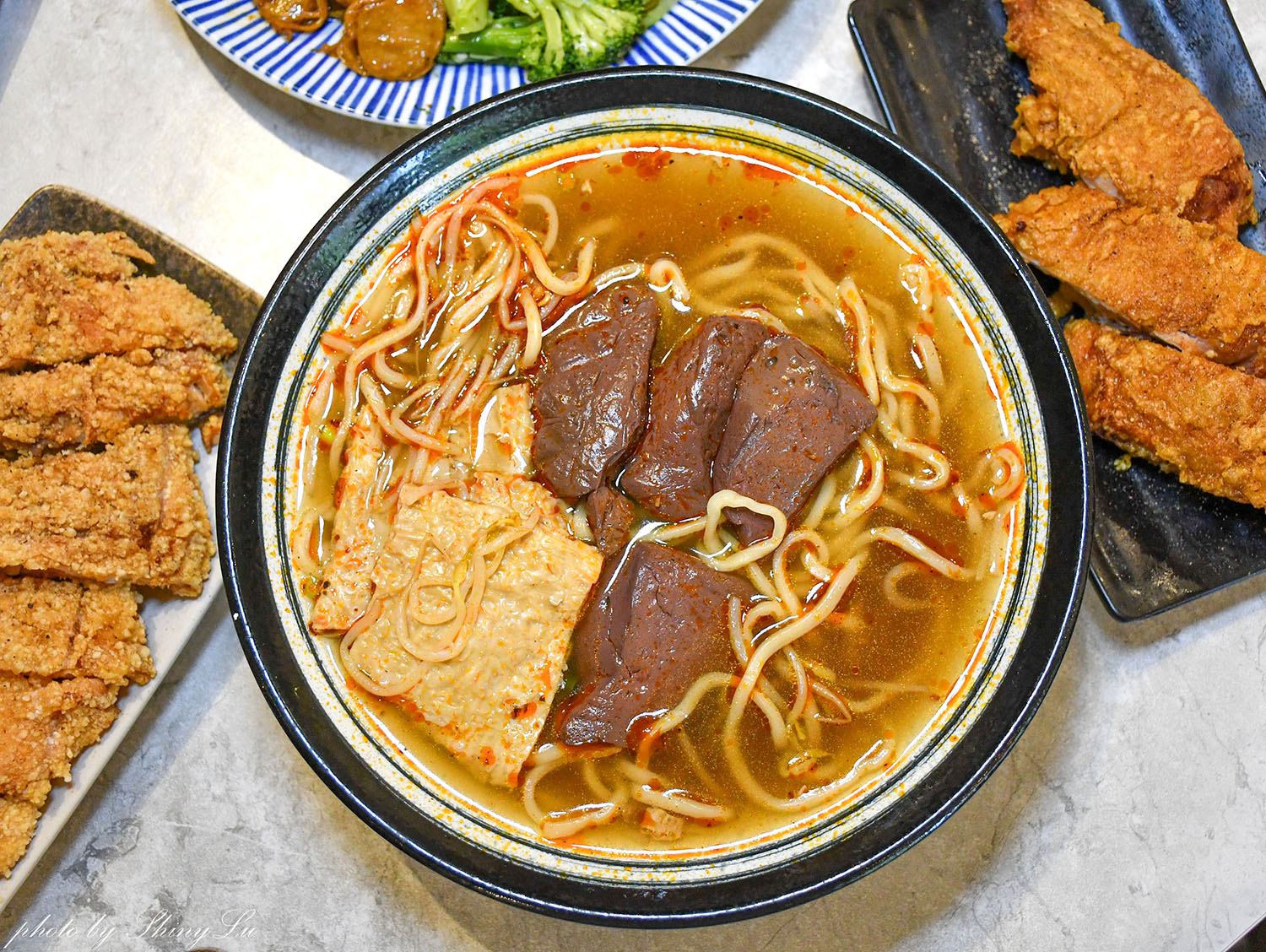 進入店內彷彿來到文青咖啡廳,沒想到是一家質感便當店!