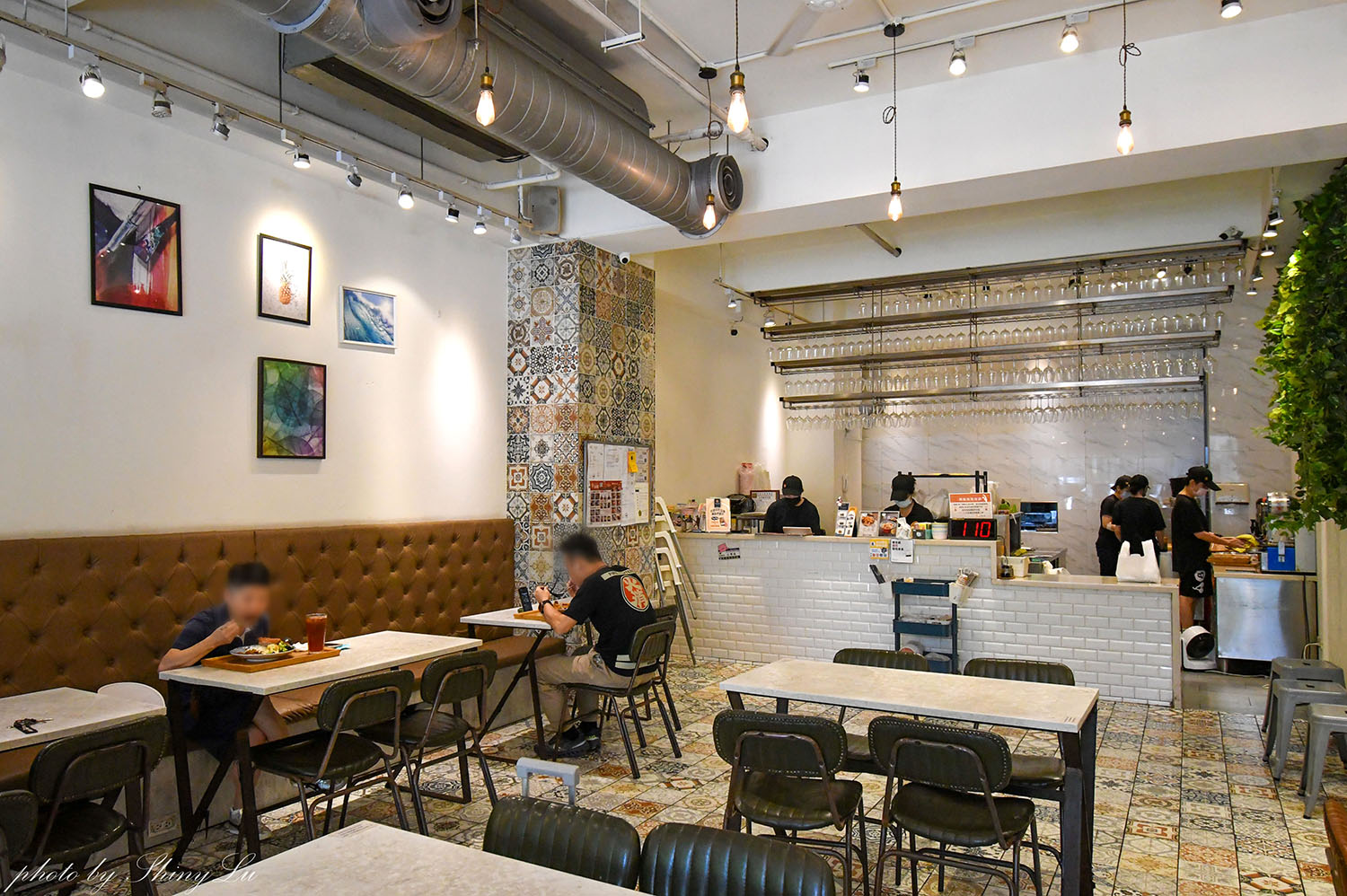 進入店內彷彿來到文青咖啡廳,沒想到是一家質感便當店!