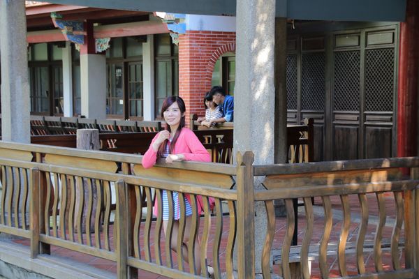 吳園藝文中心：【台南景點】吳園藝文中心~百年古蹟日式中式和歐風的建築三種風格一次飽覽，欣賞鳥語花香，廣場團康表演，鳳凰花最燦爛的鮮紅色彩