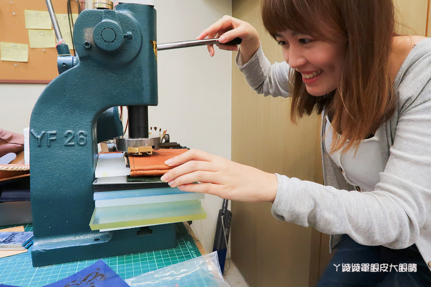 新竹手工皮件課程推薦，About Story手作皮件DIY教學，最好的七夕情人節禮物