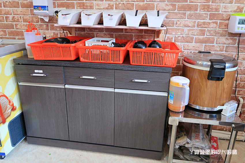 新竹平價火鍋｜新開幕的筷樂點旋轉小火鍋，一鍋70元起，喜歡吃什麼自己配