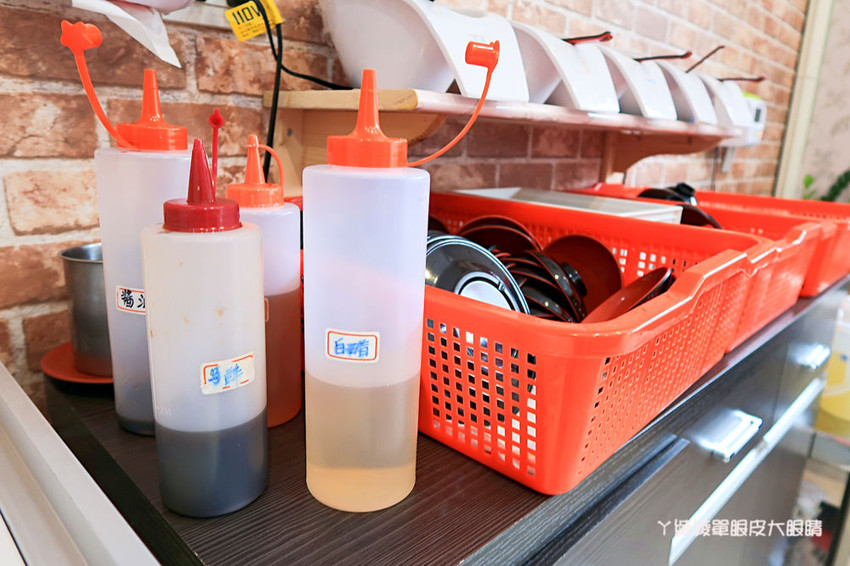 新竹平價火鍋｜新開幕的筷樂點旋轉小火鍋，一鍋70元起，喜歡吃什麼自己配