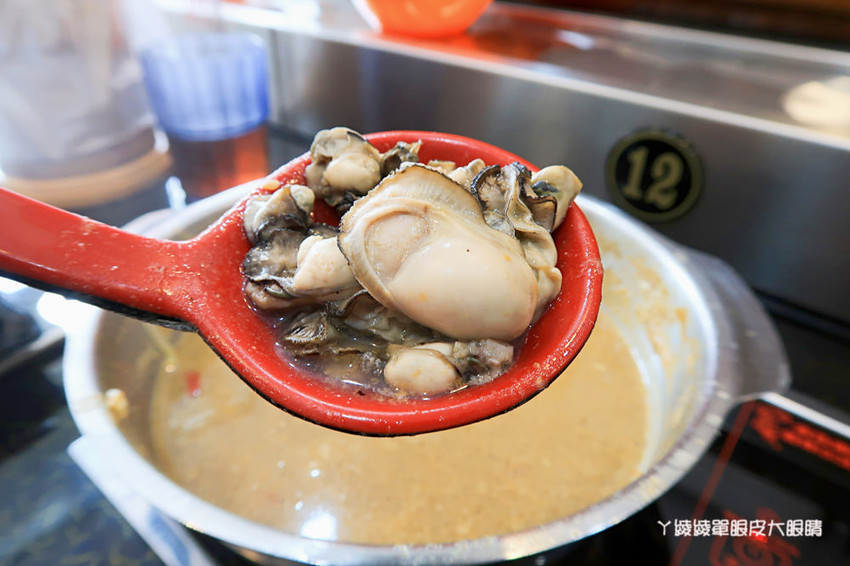 新竹平價火鍋｜新開幕的筷樂點旋轉小火鍋，一鍋70元起，喜歡吃什麼自己配