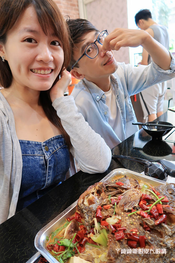 新竹平價火鍋｜新開幕的筷樂點旋轉小火鍋，一鍋70元起，喜歡吃什麼自己配