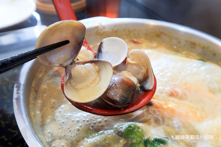 新竹平價火鍋｜新開幕的筷樂點旋轉小火鍋，一鍋70元起，喜歡吃什麼自己配