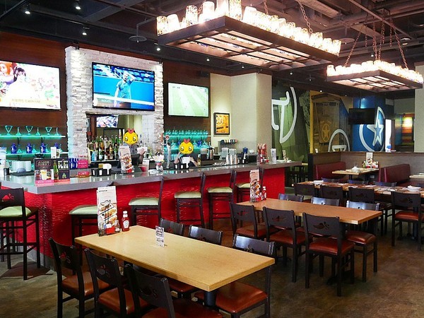 Chili's Grill & Bar 美式休閒餐廳 (大直店):Chili's Grill & Bar 美式休閒餐廳 / 大直店-台北中山區美式餐廳 適合家人、朋友聚餐的好地方 餐點選擇多 一塊分食最有趣 (愛評體驗券)