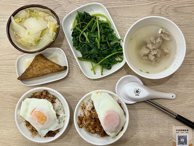 【台灣，高雄市，左營區】2022年高雄米其林必比登推介餐廳(Bib Gourmand)～弘記肉燥飯舖。（