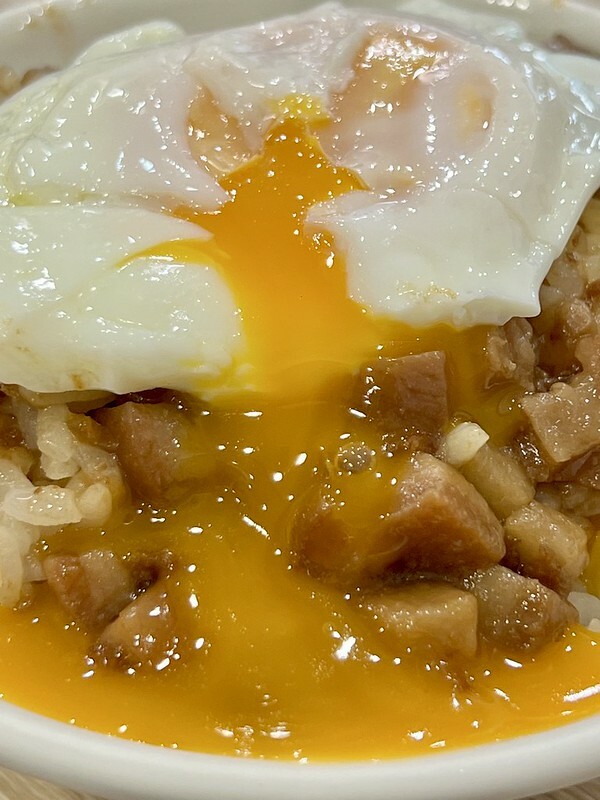 【台灣，高雄市，左營區】2022年高雄米其林必比登推介餐廳(Bib Gourmand)～弘記肉燥飯舖。（