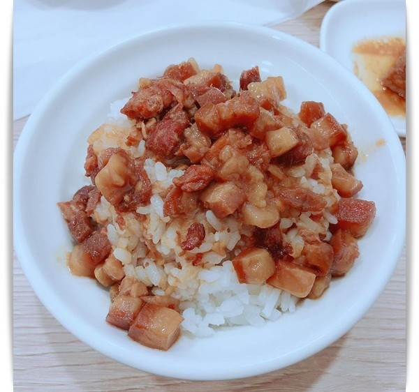 「弘記肉燥飯舖」文青風的肉燥飯店 ♪