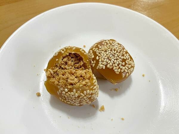 LINE_ALBUM_龍情花生糖_241129_10