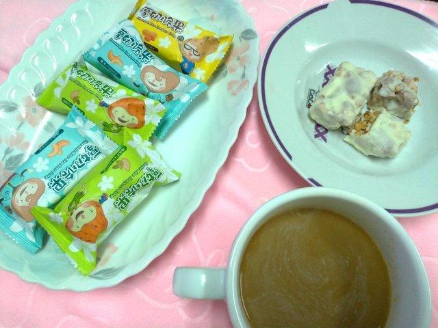 佳節送禮.伴手禮推薦~桃園名產/龍情花生糖"厚奶脆果綜合禮盒"