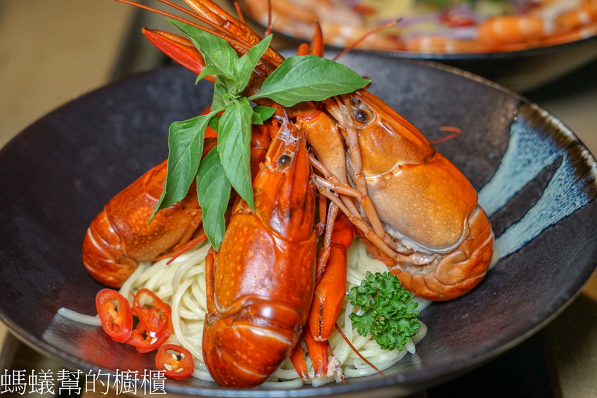 饗料理 | 員林南洋風味料理，每日限量20碗澳洲小龍蝦叻沙！超霸氣登場！不可錯過南洋叻沙美味~ - 螞蟻幫的櫥櫃