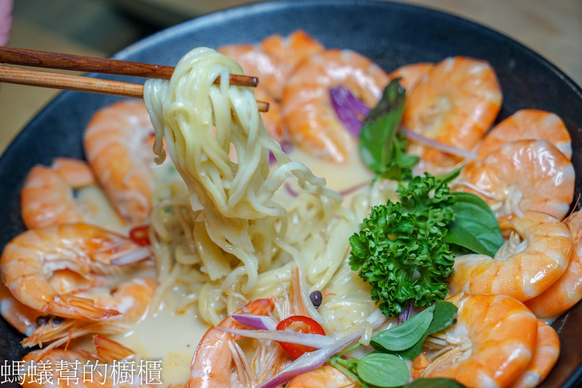 饗料理 | 員林南洋風味料理，每日限量20碗澳洲小龍蝦叻沙！超霸氣登場！不可錯過南洋叻沙美味~ - 螞蟻幫的櫥櫃
