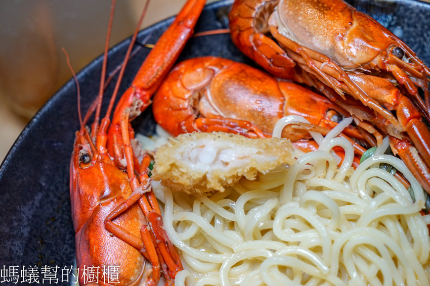 饗料理 | 員林南洋風味料理，每日限量20碗澳洲小龍蝦叻沙！超霸氣登場！不可錯過南洋叻沙美味~ - 螞蟻幫的櫥櫃