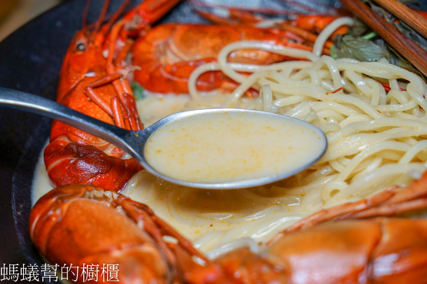 饗料理 | 員林南洋風味料理，每日限量20碗澳洲小龍蝦叻沙！超霸氣登場！不可錯過南洋叻沙美味~ - 螞蟻幫的櫥櫃