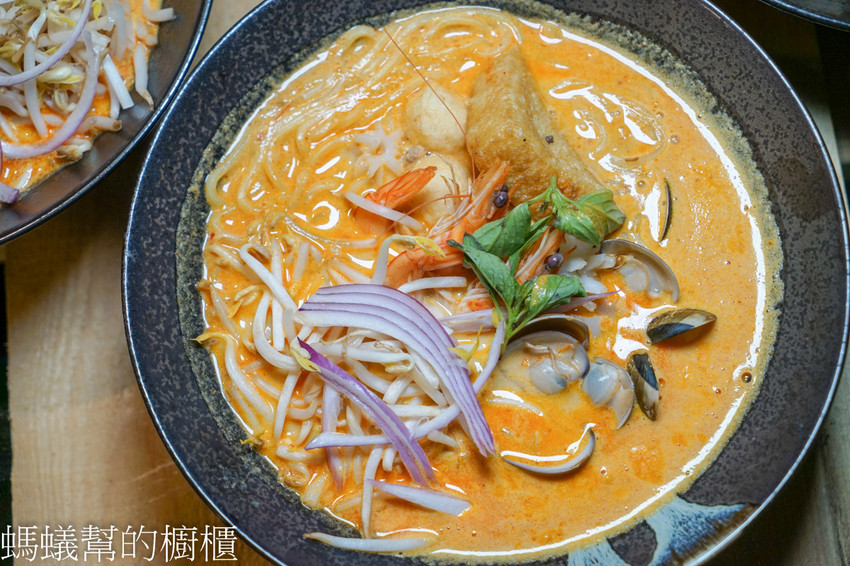 饗料理 | 員林南洋風味料理，每日限量20碗澳洲小龍蝦叻沙！超霸氣登場！不可錯過南洋叻沙美味~ - 螞蟻幫的櫥櫃