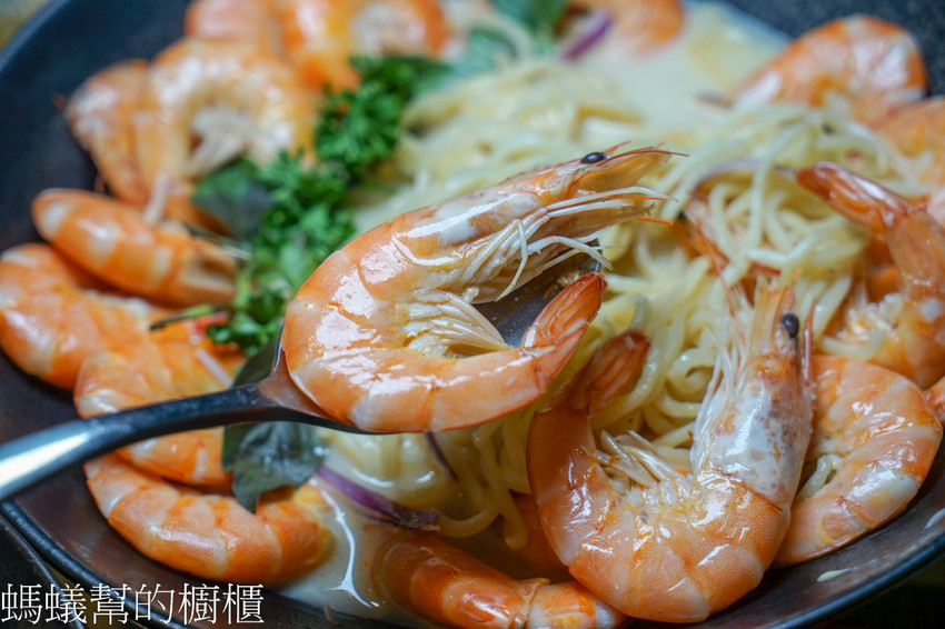 饗料理 | 員林南洋風味料理，每日限量20碗澳洲小龍蝦叻沙！超霸氣登場！不可錯過南洋叻沙美味~ - 螞蟻幫的櫥櫃