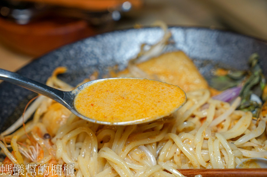 饗料理 | 員林南洋風味料理，每日限量20碗澳洲小龍蝦叻沙！超霸氣登場！不可錯過南洋叻沙美味~ - 螞蟻幫的櫥櫃