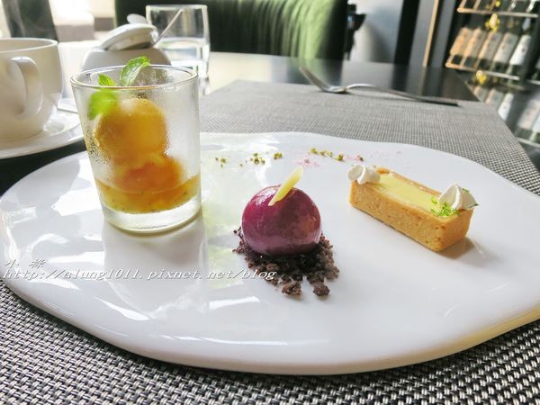 'etage15 steak house:'etage 15 STEAK HOUSE / 高雄MLD台鋁 / 中高價位牛排館