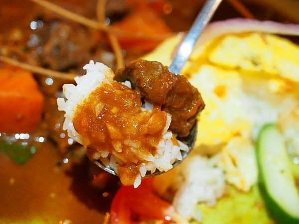 桃園中壢美食-食。光機  Food Machine-超溫馨的寵物友善餐廳，狗店長讓人流連忘返，餐點很好吃 (邀約) @民宿女王芽月-美食.旅遊.全台趴趴走