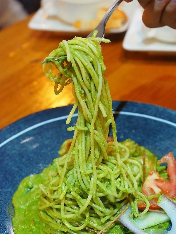 桃園中壢美食-食。光機  Food Machine-超溫馨的寵物友善餐廳，狗店長讓人流連忘返，餐點很好吃 (邀約) @民宿女王芽月-美食.旅遊.全台趴趴走