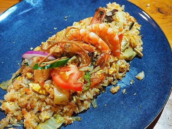 桃園中壢美食-食。光機  Food Machine-超溫馨的寵物友善餐廳，狗店長讓人流連忘返，餐點很好吃 (邀約) @民宿女王芽月-美食.旅遊.全台趴趴走