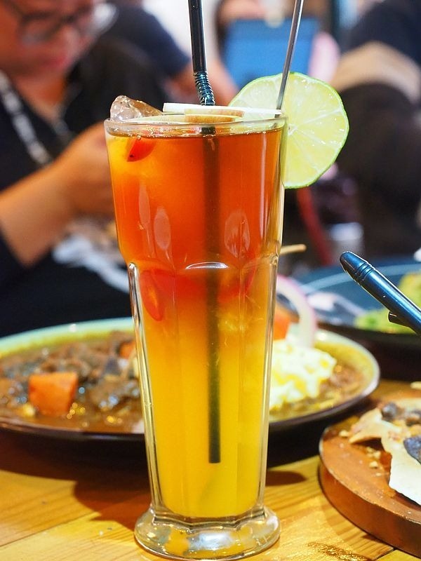 桃園中壢美食-食。光機  Food Machine-超溫馨的寵物友善餐廳，狗店長讓人流連忘返，餐點很好吃 (邀約) @民宿女王芽月-美食.旅遊.全台趴趴走