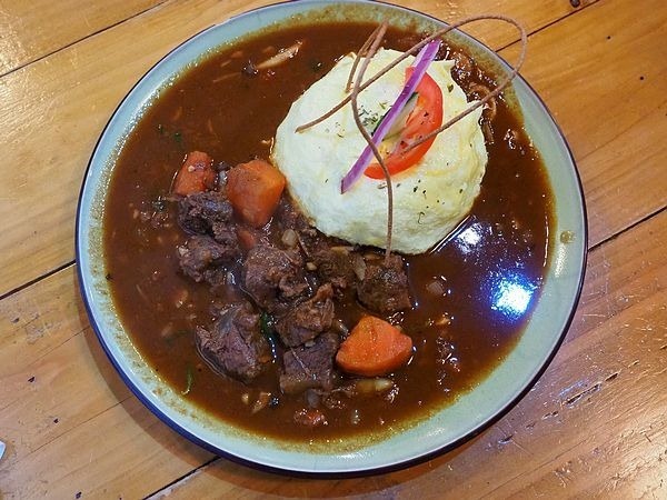 桃園中壢美食-食。光機  Food Machine-超溫馨的寵物友善餐廳，狗店長讓人流連忘返，餐點很好吃 (邀約) @民宿女王芽月-美食.旅遊.全台趴趴走