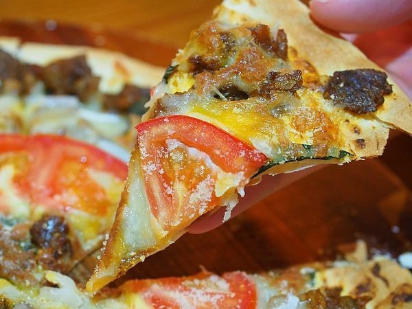 桃園中壢美食-食。光機  Food Machine-超溫馨的寵物友善餐廳，狗店長讓人流連忘返，餐點很好吃 (邀約) @民宿女王芽月-美食.旅遊.全台趴趴走