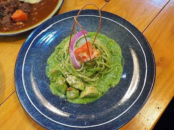 桃園中壢美食-食。光機  Food Machine-超溫馨的寵物友善餐廳，狗店長讓人流連忘返，餐點很好吃 (邀約) @民宿女王芽月-美食.旅遊.全台趴趴走