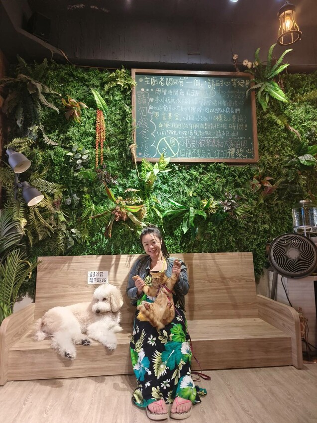 【桃園.中壢】帶貓貓去三峽雲森瀑布散步去+食光機餐廳。現做義式料理。內有超多大型狗狗。用餐中場休息可以與全部狗狗合影。可攜帶寵物但不能落地 - 南洋峇里女子SPA館