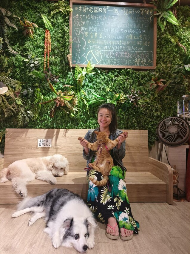 【桃園.中壢】帶貓貓去三峽雲森瀑布散步去+食光機餐廳。現做義式料理。內有超多大型狗狗。用餐中場休息可以與全部狗狗合影。可攜帶寵物但不能落地 - 南洋峇里女子SPA館