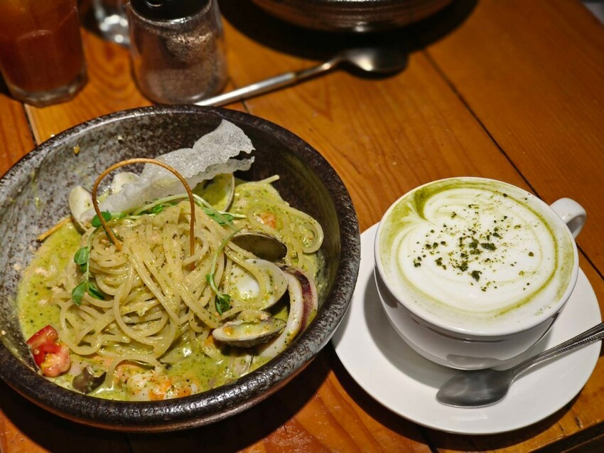 【桃園.中壢】帶貓貓去三峽雲森瀑布散步去+食光機餐廳。現做義式料理。內有超多大型狗狗。用餐中場休息可以與全部狗狗合影。可攜帶寵物但不能落地 - 南洋峇里女子SPA館
