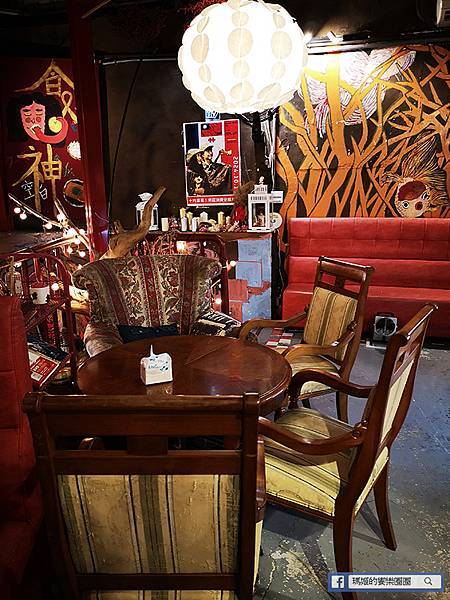 基隆咖啡廳金派甜點讓保險櫃變餐桌!復古老宅品千層,創意甜點與簡餐