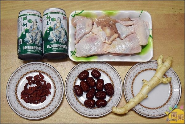 半天水事業有限公司:【椰子汁食譜】三分鐘上菜。夏日消暑美味零失敗懶人料理輕鬆完成。半天水事業100%鮮剖