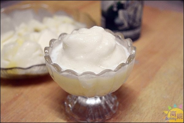 半天水事業有限公司:【椰子汁食譜】三分鐘上菜。夏日消暑美味零失敗懶人料理輕鬆完成。半天水事業100%鮮剖