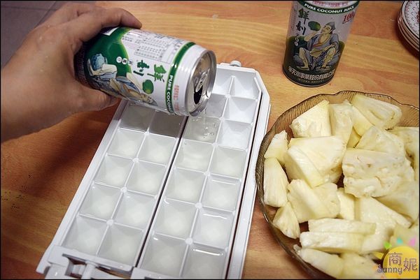 半天水事業有限公司:【椰子汁食譜】三分鐘上菜。夏日消暑美味零失敗懶人料理輕鬆完成。半天水事業100%鮮剖