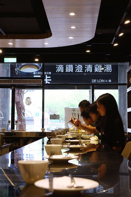 De loin/ Kate's FZ De loin/ Kate's FZ