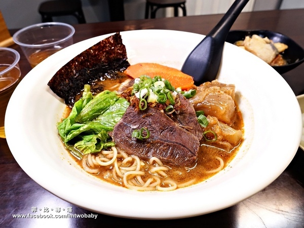 牛弁慶味噌牛肉專賣店:【捷運美食】牛弁慶 味噌牛肉專買店 隱藏在巷弄裡的平價美食 台日混血的特製拉麵 濃郁味噌+中式牛肉 顛覆您的味蕾!捷運大安站 牛弁慶味噌牛肉專賣店:【捷運美食】牛弁慶 味噌牛肉專買店 隱藏在巷弄裡的平價美食 台日混血的特製拉麵 濃郁味噌+中式牛肉 顛覆您的味蕾!捷運大安站